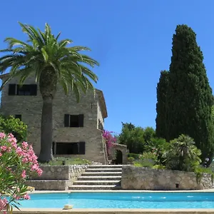 https://chambres-dhotes-le-mas-st-roch.fr-provencehotel.com